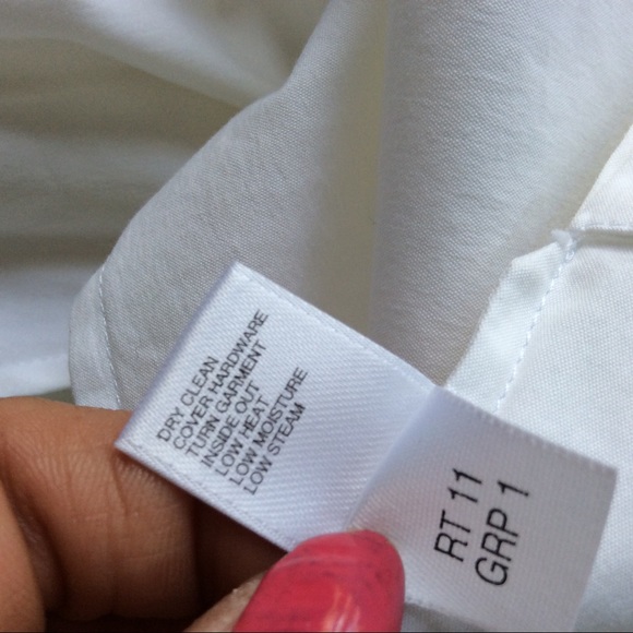 ST. JOHN SPLIT NECK EMBELLISHED SLEEVELESS TOP 8 - Picture 6 of 8